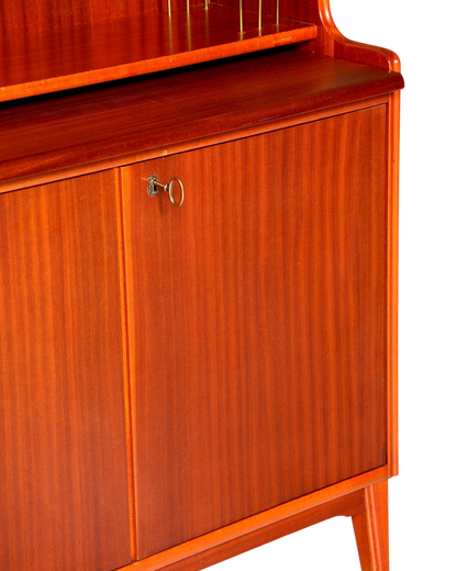 Hauptstadt Möblerei Mid Century Sekretär aus massivem Holz mit Schlüssel und sichtbarer Maserung