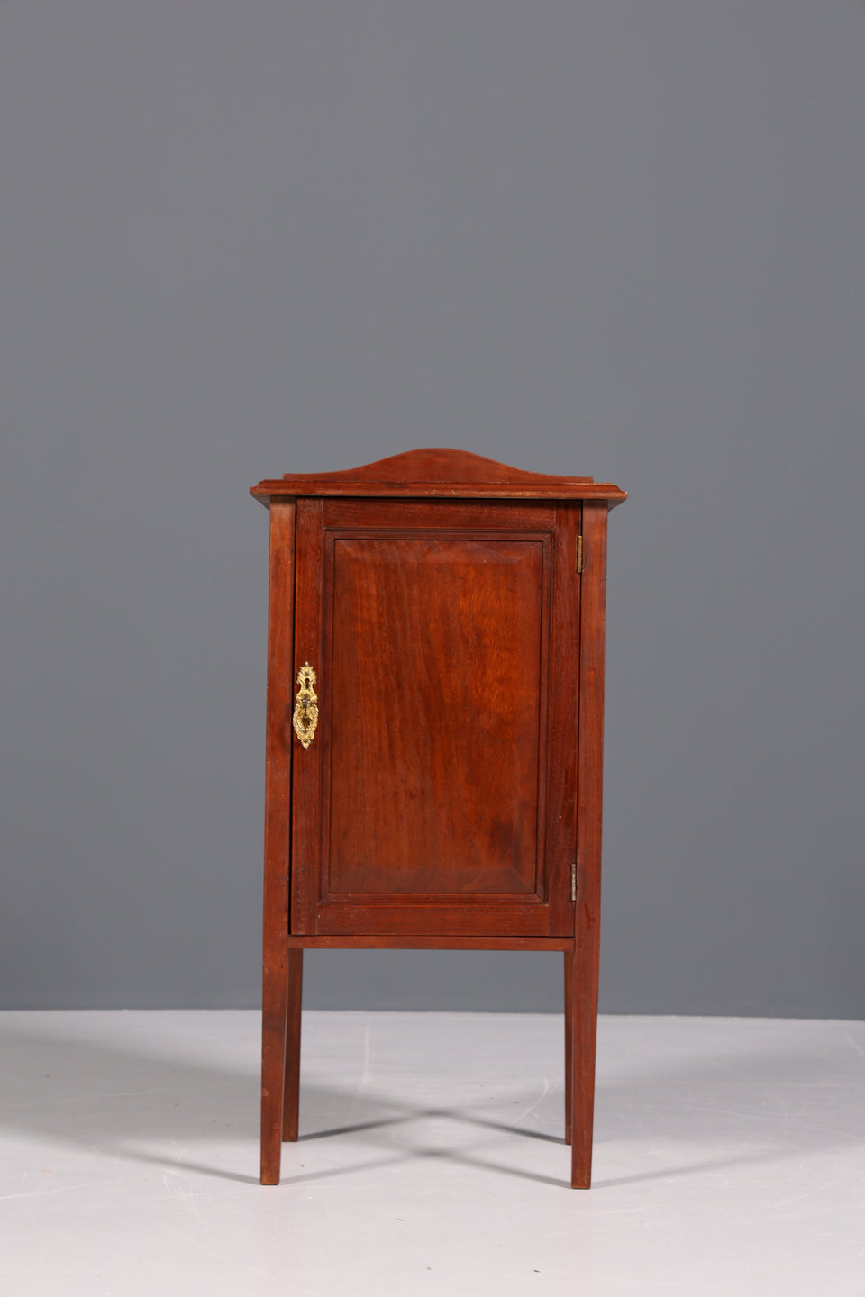Stilvoller Jugendstil Schrank Antik Beistelltisch Kommode