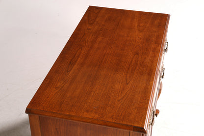 Stilvolle Kommode der Marke American Drew Inc. Antik Stil Sideboard USA Schubladenkommode