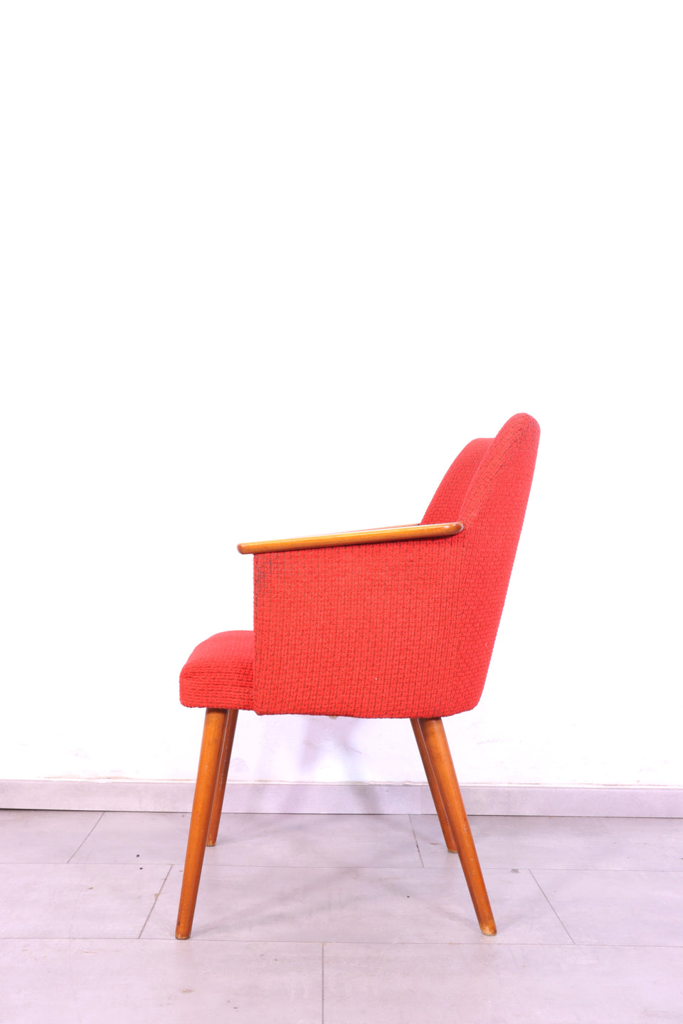 Wunderschöner Mid Century Armlehnsessel Vintage Cocktail Stuhl Rot Stoff