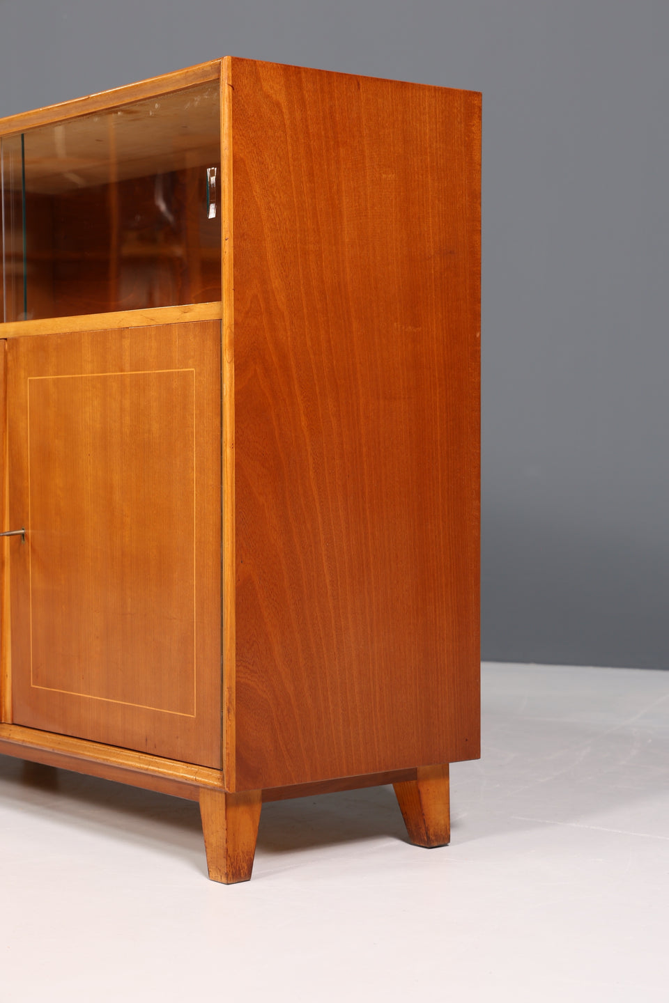 Wunderschöne Mid Century Holz Schrank Retro Sideboard 1 von 2