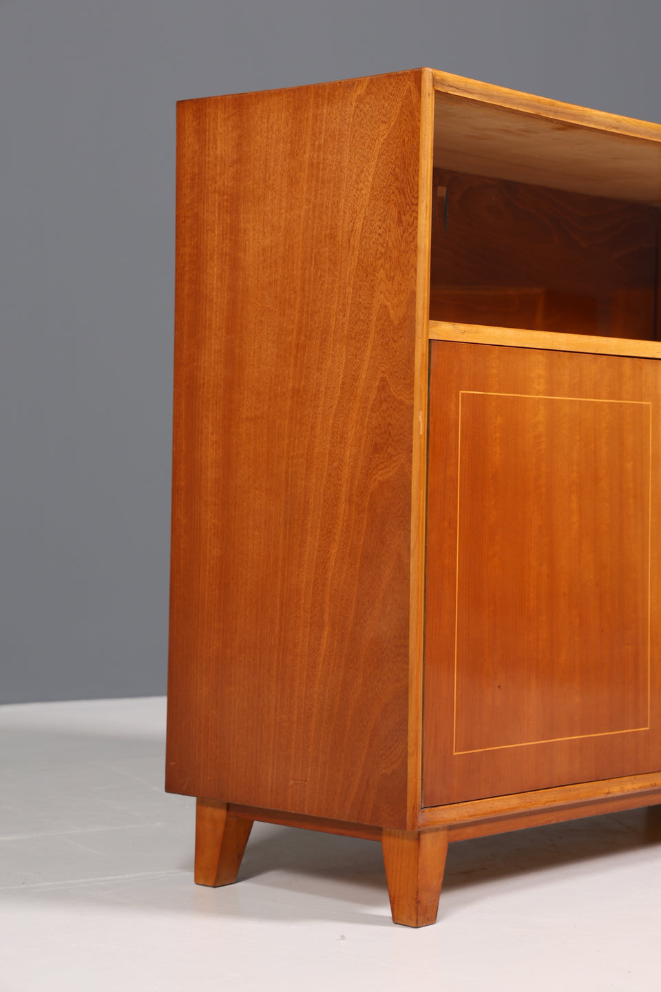 Wunderschöne Mid Century Holz Schrank Retro Sideboard 1 von 2