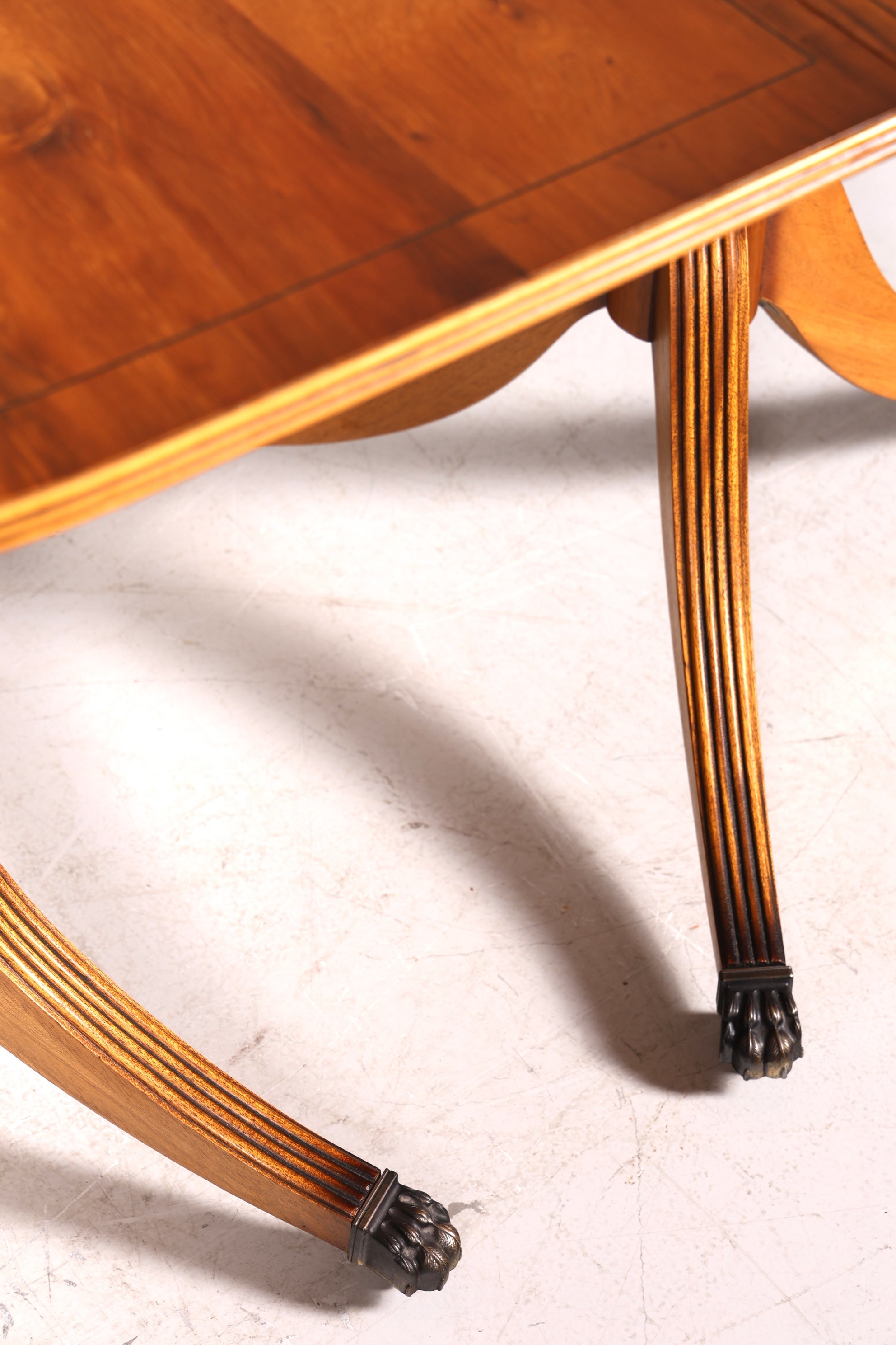 Wunderschöner Englischer Tisch ausziehbarer Esstisch Regency Stil Antik Stil 60s Küchentisch Eibe