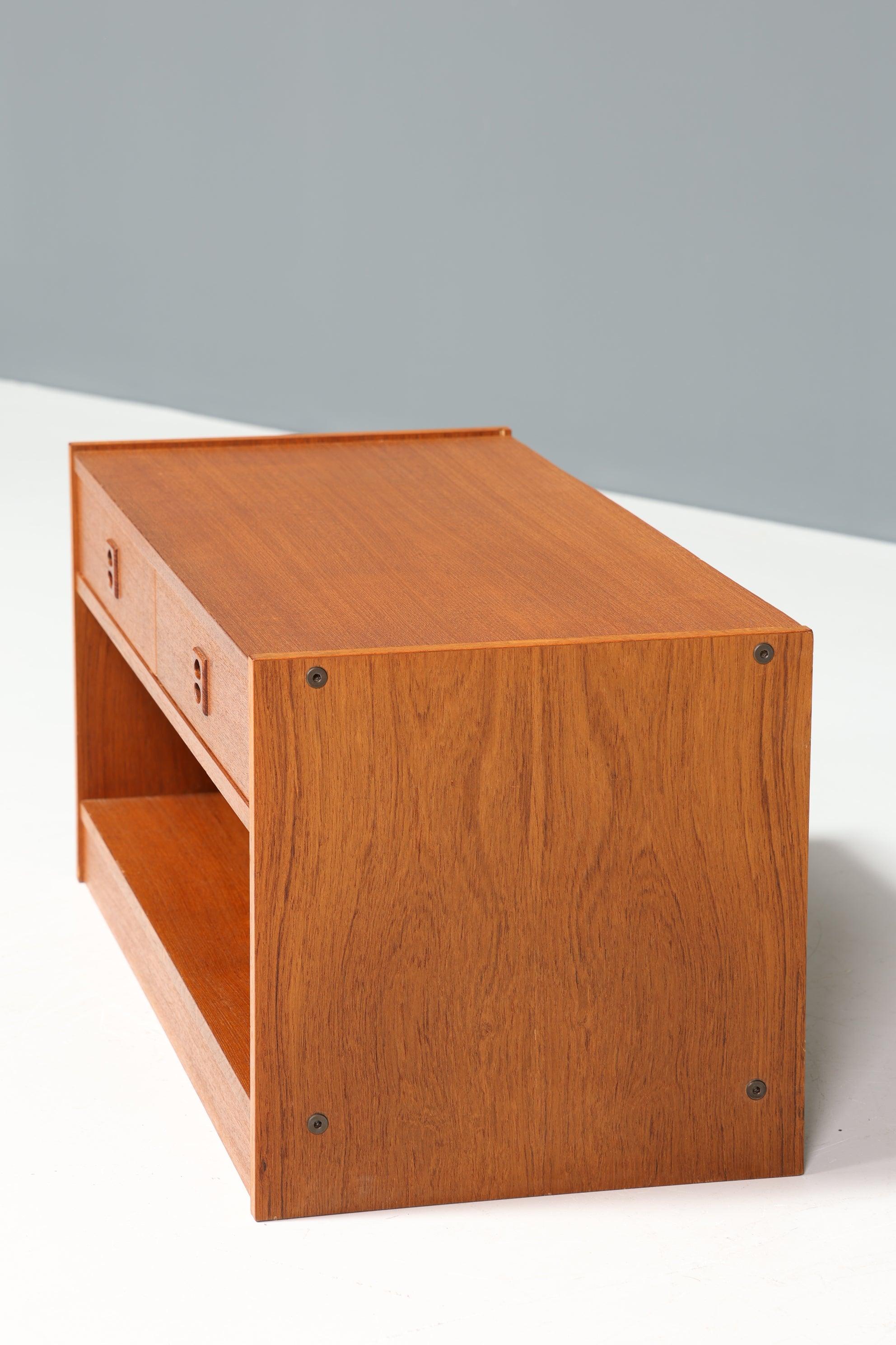 Wunderschöne Mid Century Kommode Teak Holz Hifi Kommode Sideboard 60er Jahre