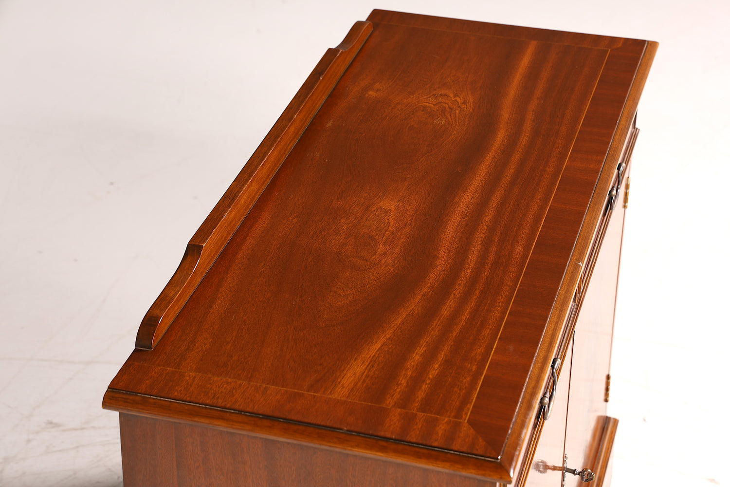 Wunderschöner Englischer Schrank Antik 60s Mahagoni Sideboard Kommode