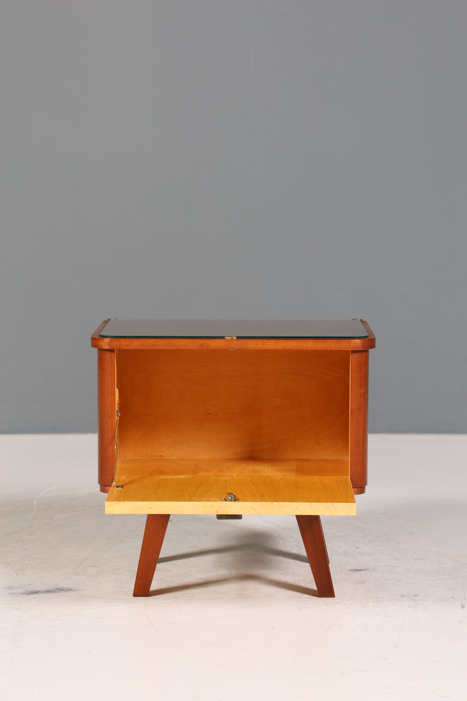 Wunderschöne Mid Century Kommode Vintage Klappschränkchen Retro Nachttisch 2 von 2