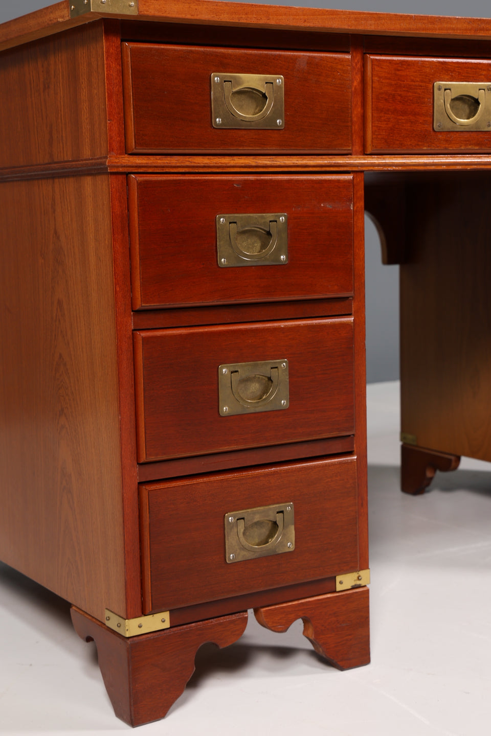 Edler Maritimer Schreibtisch Englischer Military Chest Bürotisch