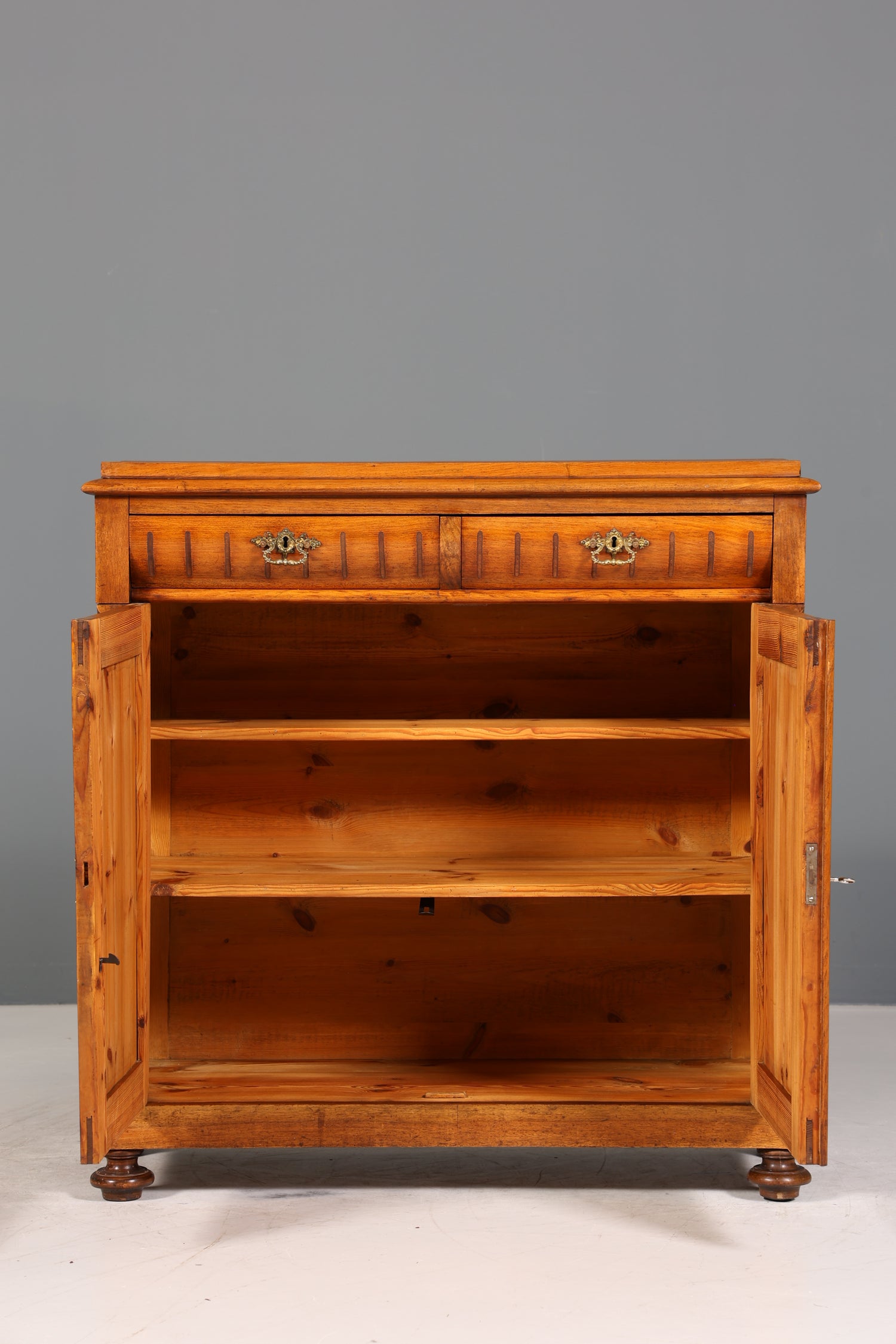 Wunderschöner Gründerzeit Schrank Gründerzeit Nussbaum Kommode um 1890