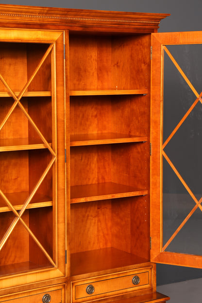 G720 Finish cm Wunderschöne Englische Vitrine Bücherschrank Buffet Antik Stil Englisch Eibe Glasvitrine Bibliothek (Kopie)