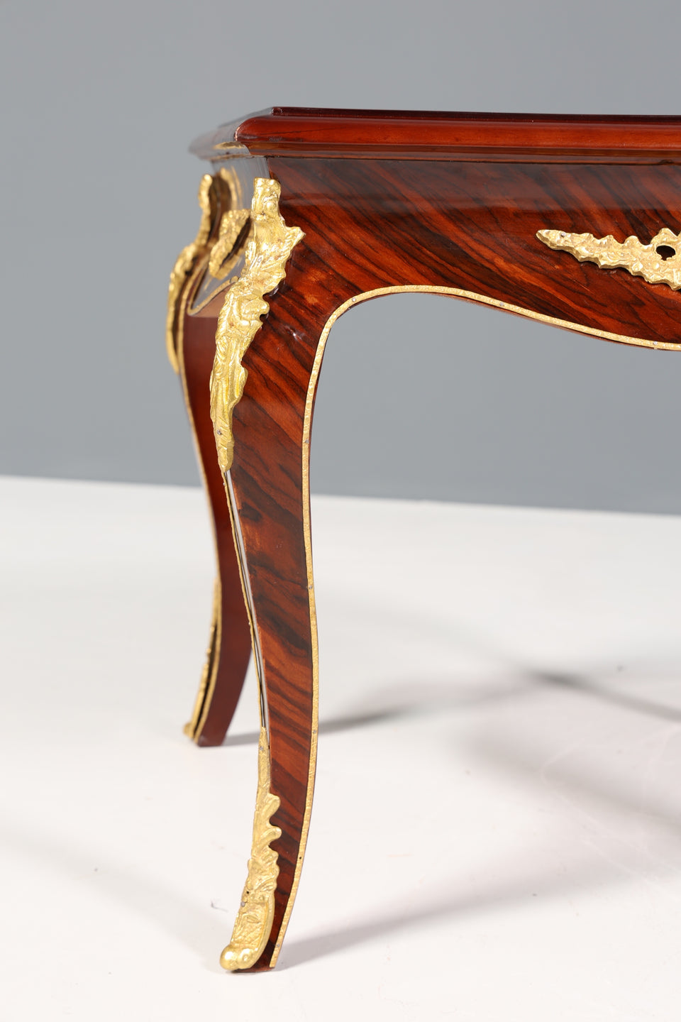 Wunderschöner Barock Stil Louis XV Couchtisch Antik Stil Ablagetisch