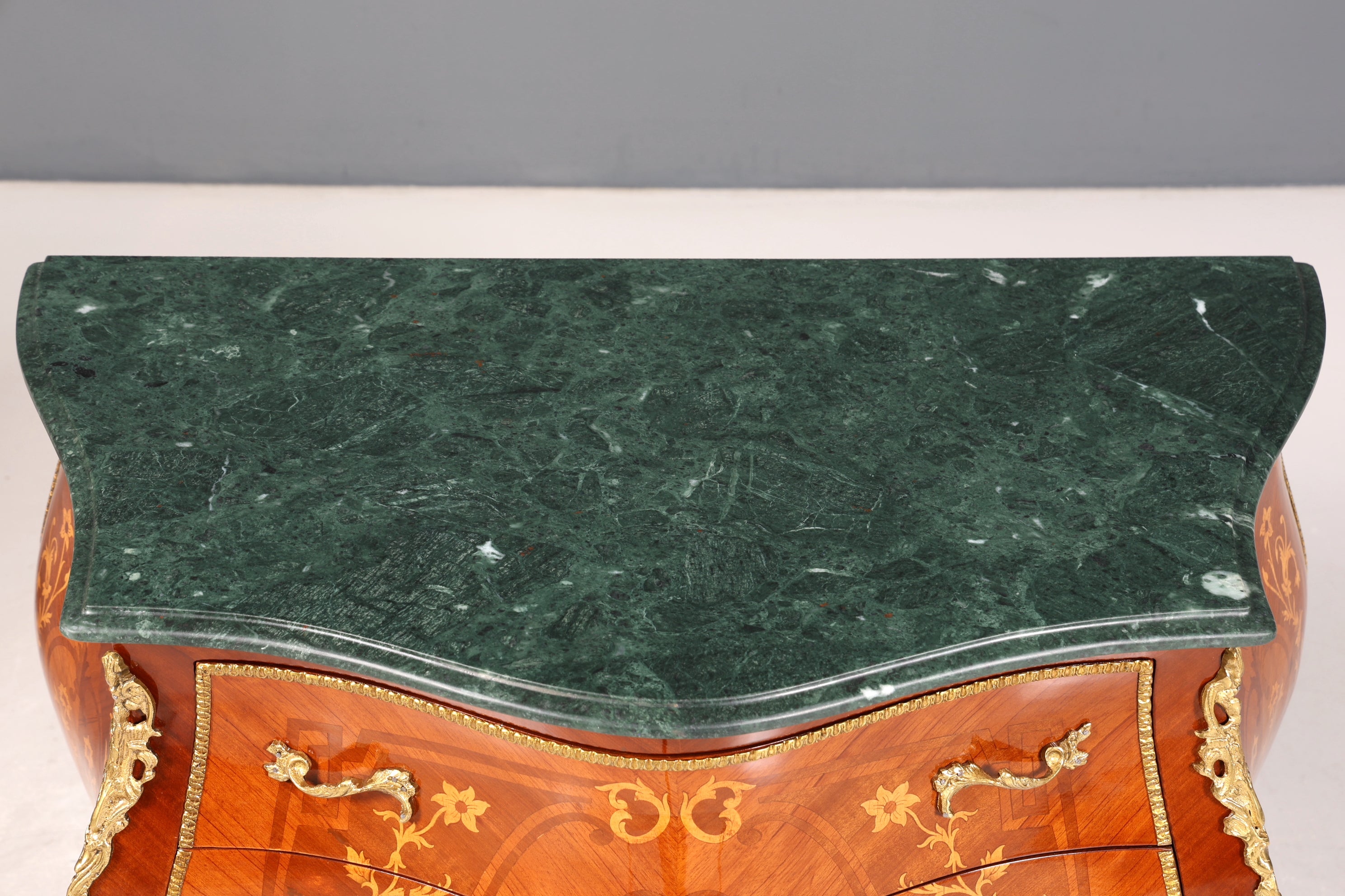 Stilvolle Bauchige Barock Kommode Messing Marmor Louis XV Sideboard Antik Stil