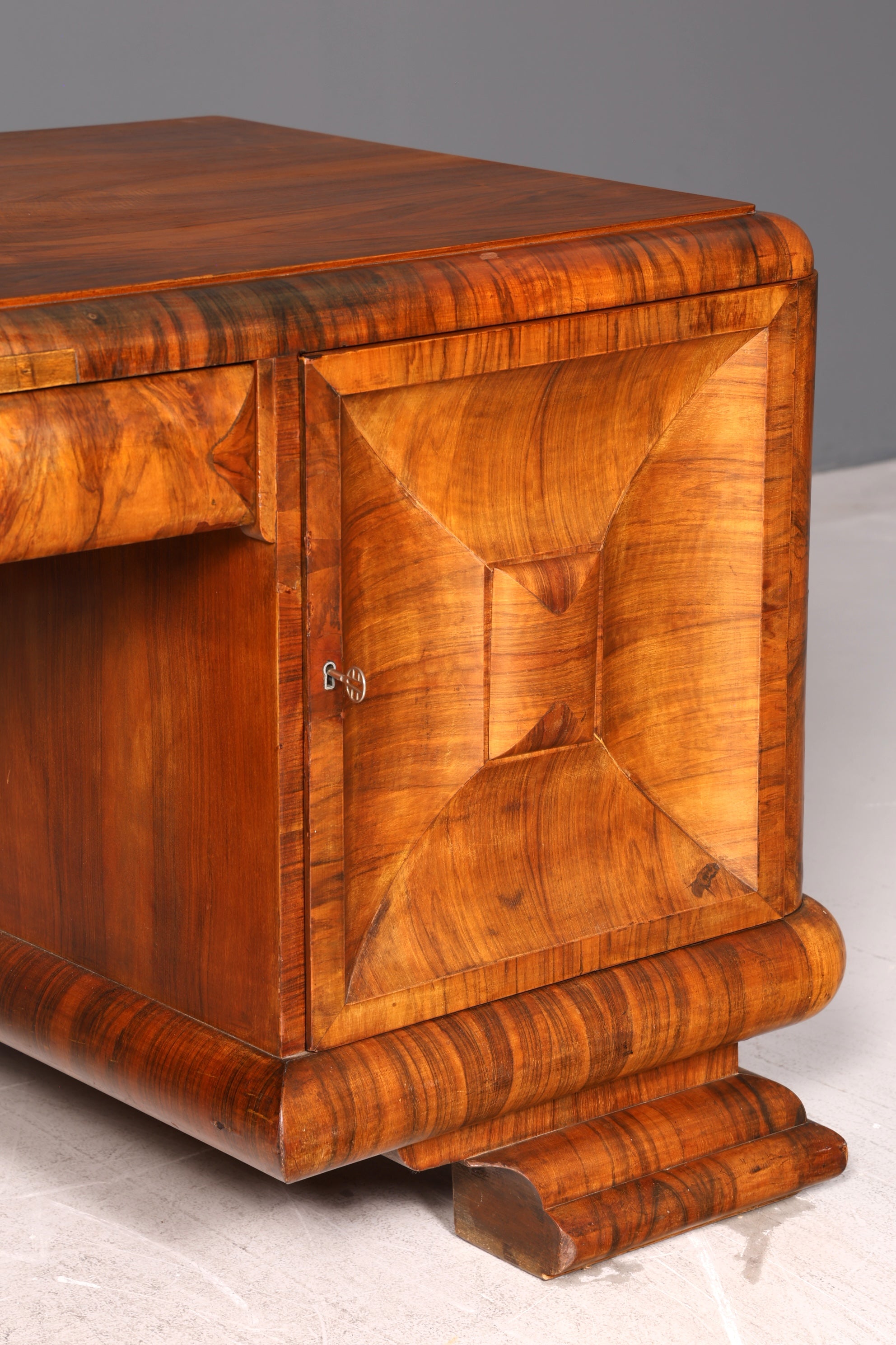 Beeindruckender Original Art Deco Schreibtisch Nussbaum Bürotisch Massivholz Antik Vintage