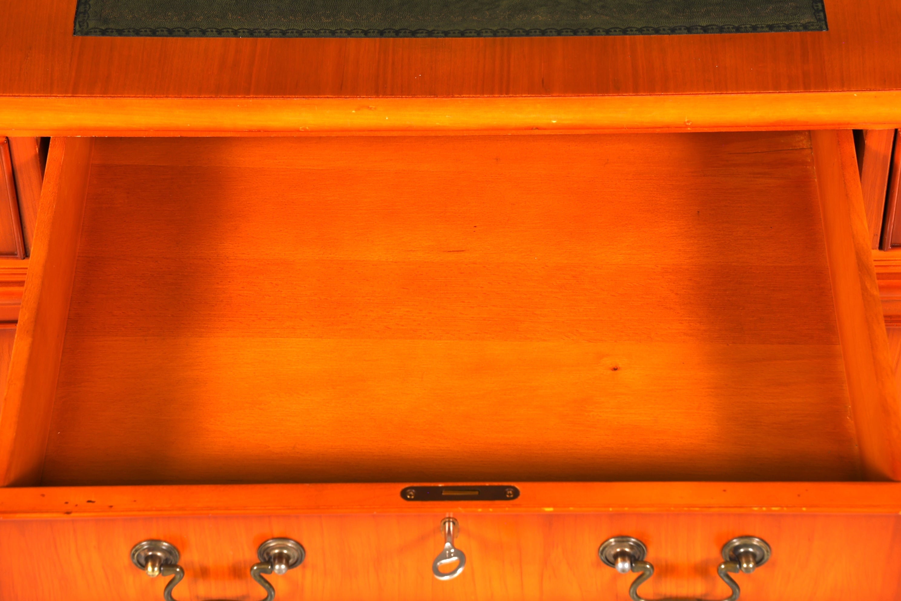 Wunderschöner Englischer Schreibtisch Englisch Eibe Desk Leder Auflage Antik Stil Bürotisch Office Desk