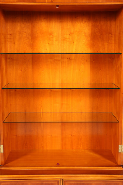 Wunderschöne Englische Vitrine Eibe Bücherschrank Heldense Stil Buffet Antik Stil Glasvitrine 1 vom 2