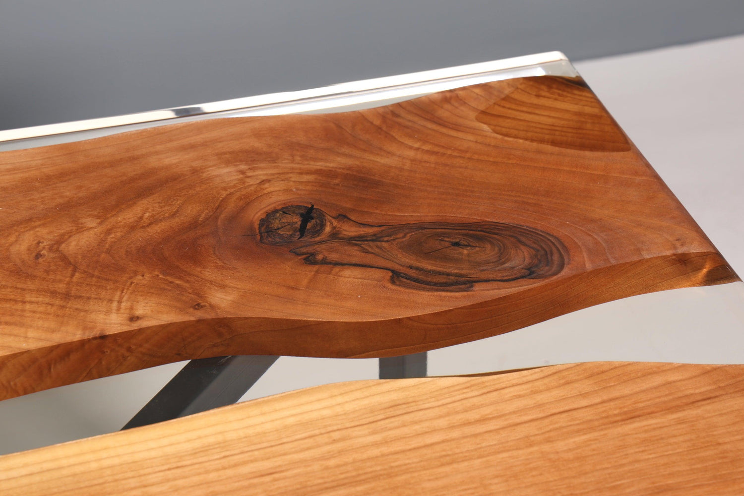 Wunderschöner Epoxidharz Tisch 220-90 cm Epoxy Nussbaum massiv Holz Esszimmer Tisch