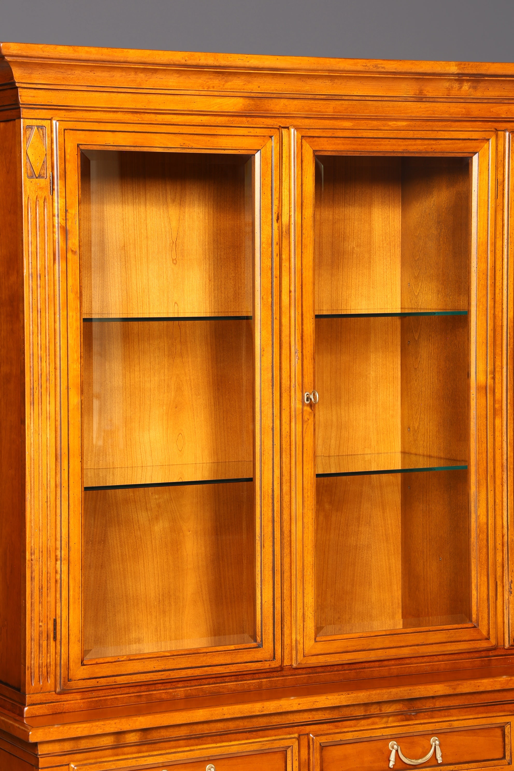 Wunderschöne Original Selva Vitrine Villa Borghese massiv Holz Buffet Schrank Bibliothek
