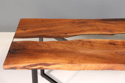 Beeindruckender Epoxidharz Tisch 220-90 cm Epoxy Nussbaum massiv Holz Esszimmer Tisch