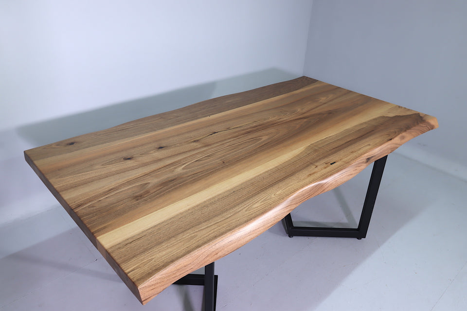 Traumhafter Nussbaum Tisch Esszimmer Tisch 180-94 Baumkanten Platte