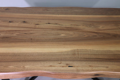 Traumhafter Nussbaum Tisch Esszimmer Tisch 180-94 Baumkanten Platte massiv Holz Esstisch