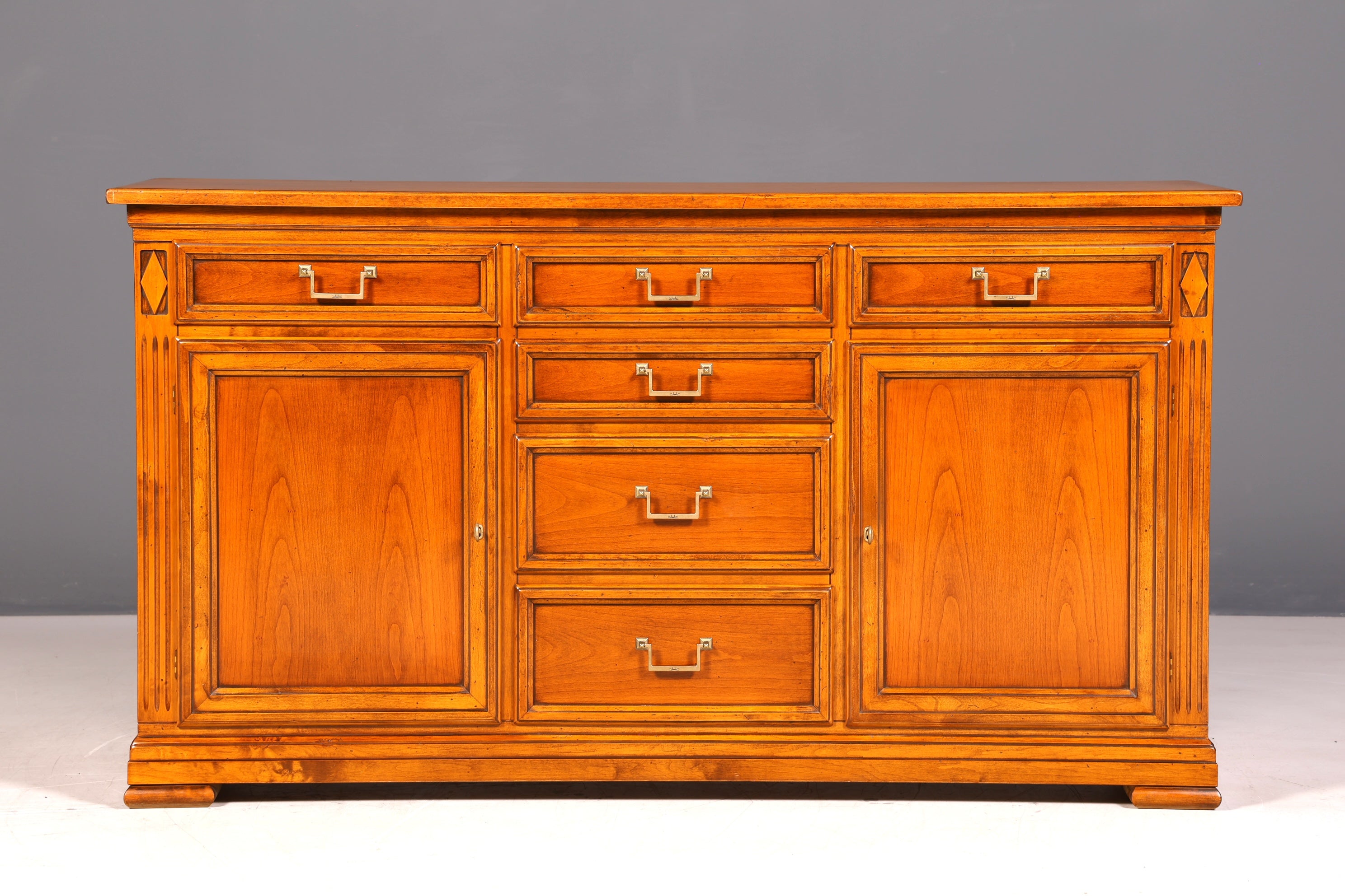G748 Finish cm SELVA Wunderschönes Englisches Sideboard Eibe Schrank Antik Stil Buffetschrank Kommode (Kopie)