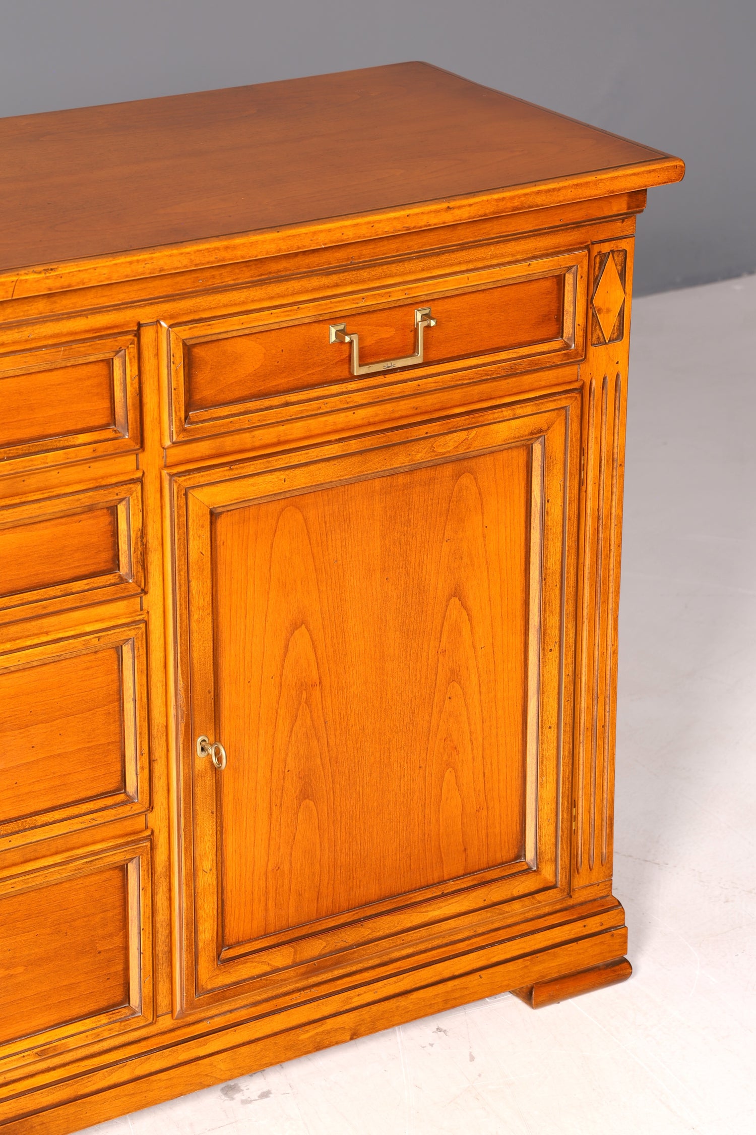 G748 Finish cm SELVA Wunderschönes Englisches Sideboard Eibe Schrank Antik Stil Buffetschrank Kommode (Kopie)