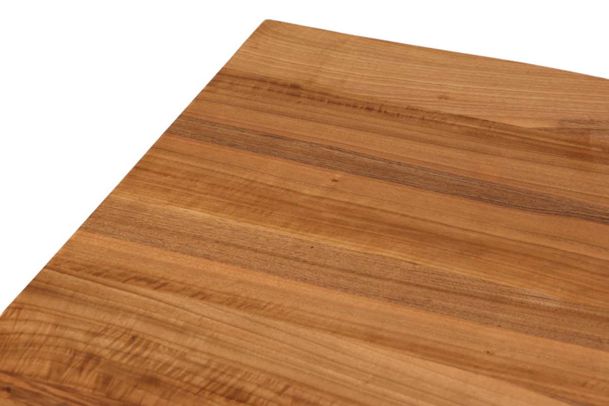 Stilvoller Nussbaum Tisch 140-90cm Esszimmer Tisch Baumkanten Platte massiv Holz Küchentisch