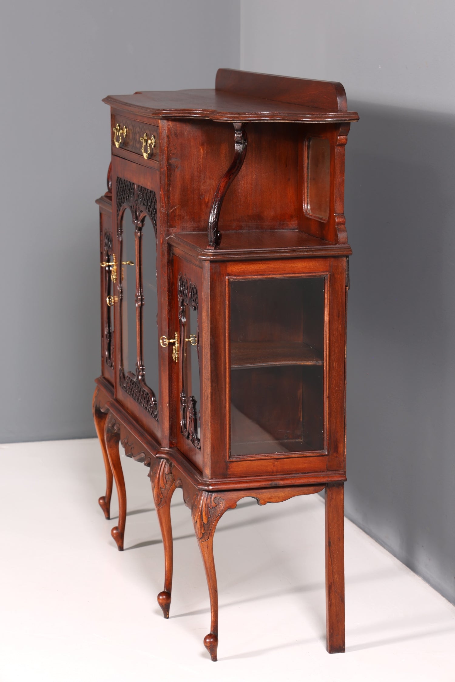 Filigrane Chippendale Vitrine Regal Barock Stil Schrank Antik Jugendstil Glasvitirne