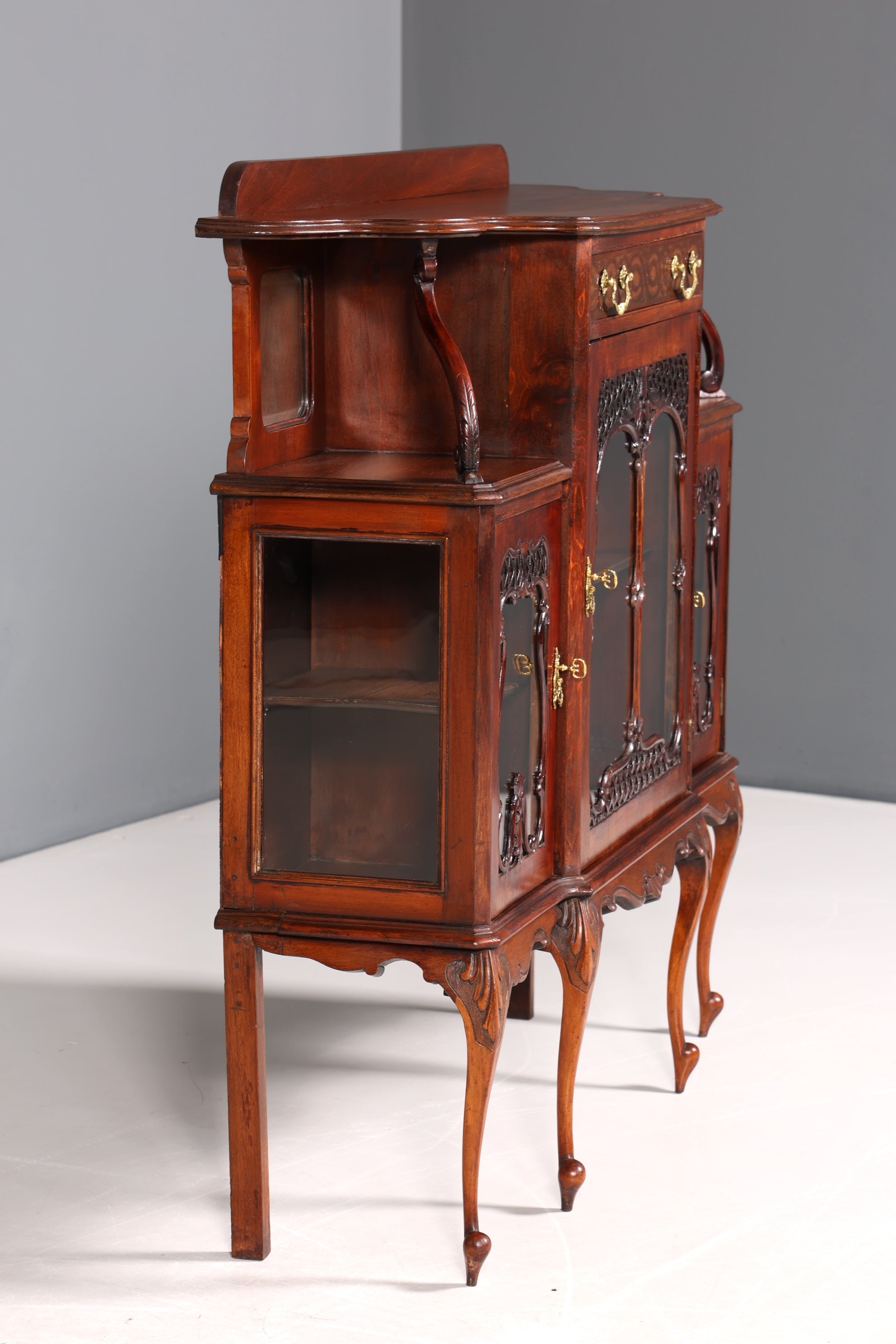 Filigrane Chippendale Vitrine Regal Barock Stil Schrank Antik Jugendstil Glasvitirne