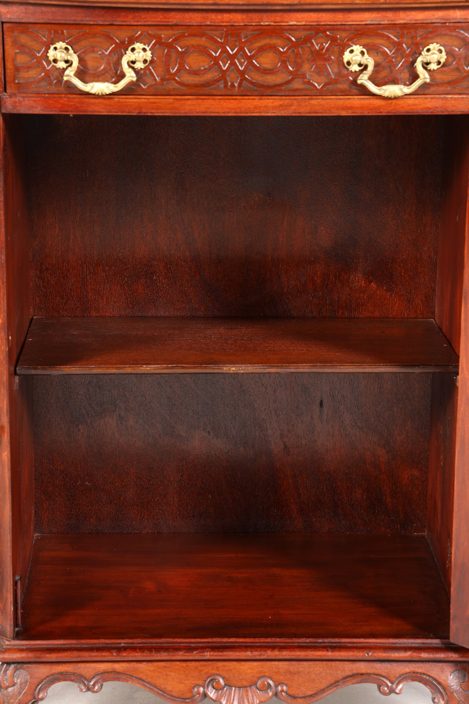 Filigrane Chippendale Vitrine Regal Barock Stil Schrank Antik Jugendstil Glasvitirne