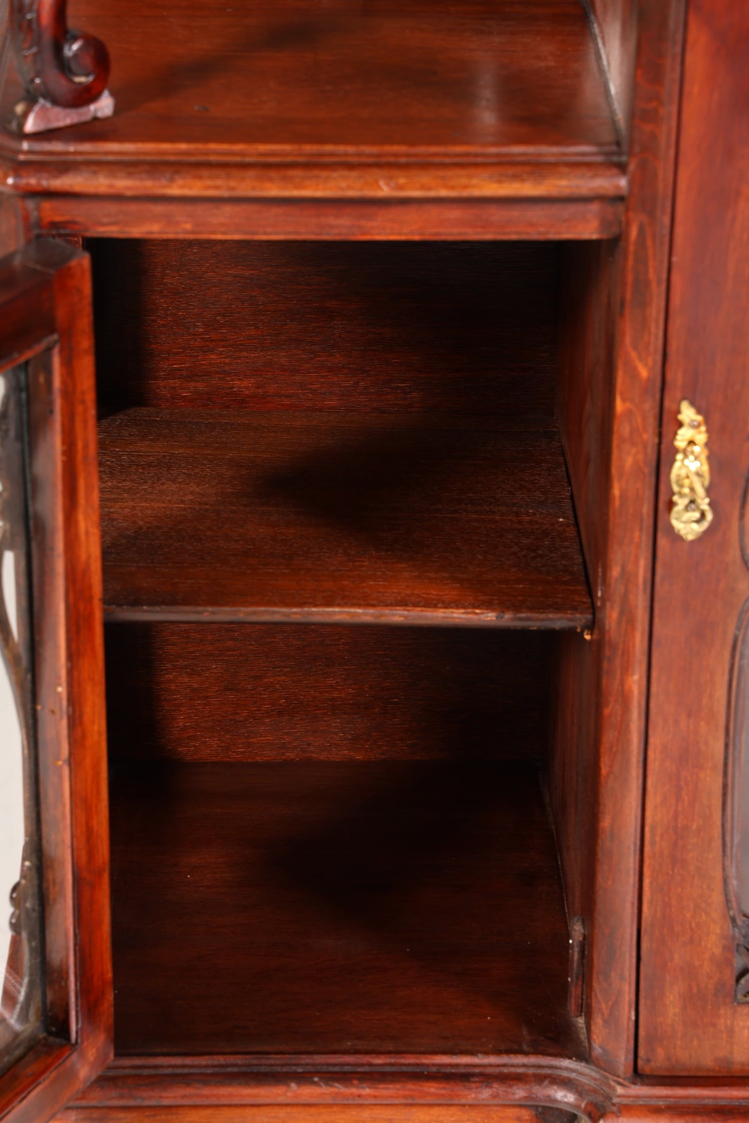 Filigrane Chippendale Vitrine Regal Barock Stil Schrank Antik Jugendstil Glasvitirne