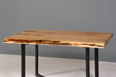 Stilvoller Nussbaum Tisch 140cm-90cm Esszimmer Tisch Baumkanten Platte massiv Holz Küchentisch