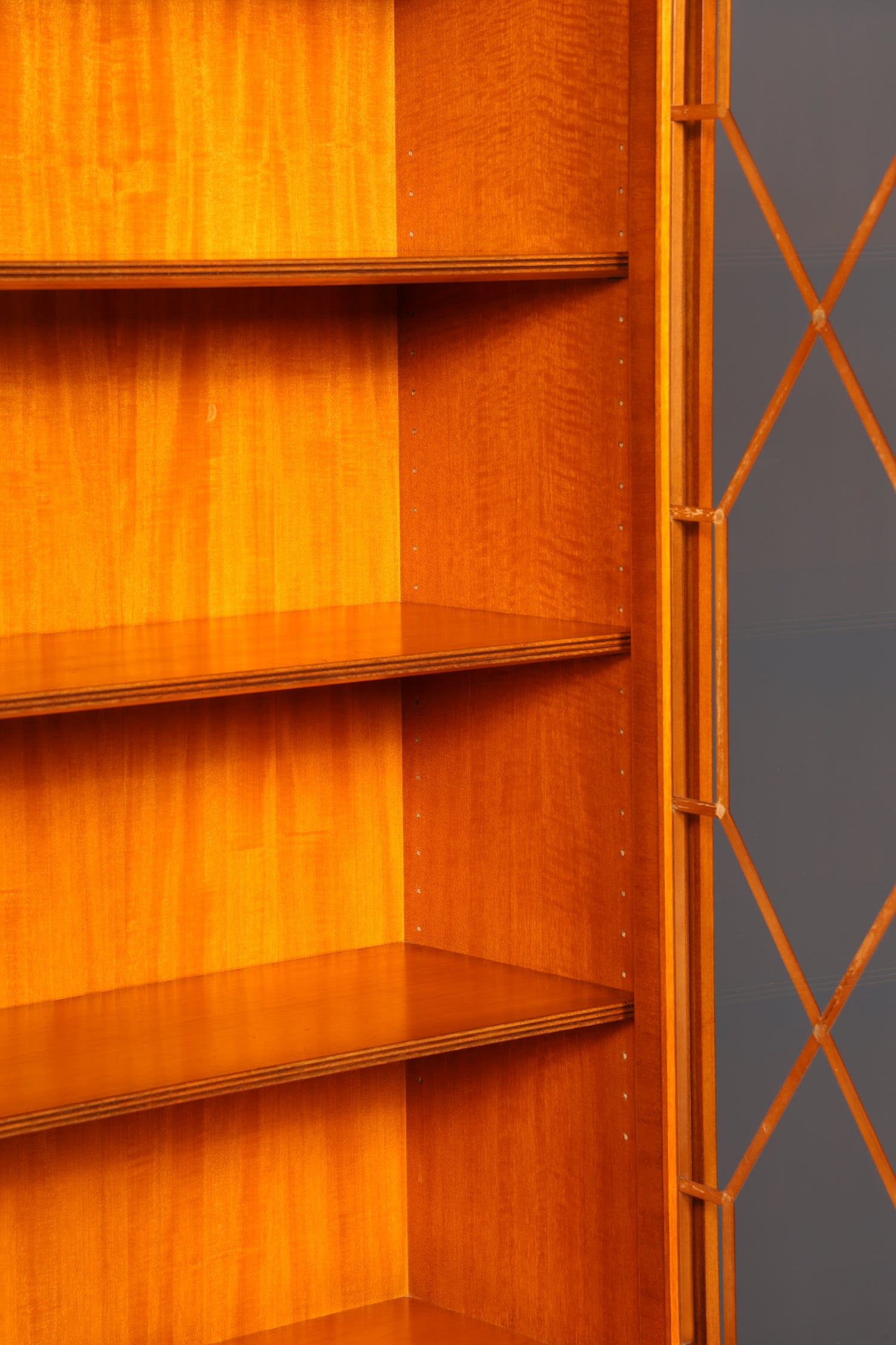 Wunderschöne Original Heldense Vitrine Eibe Bücherschrank Glasvitrine Buffet Schrank