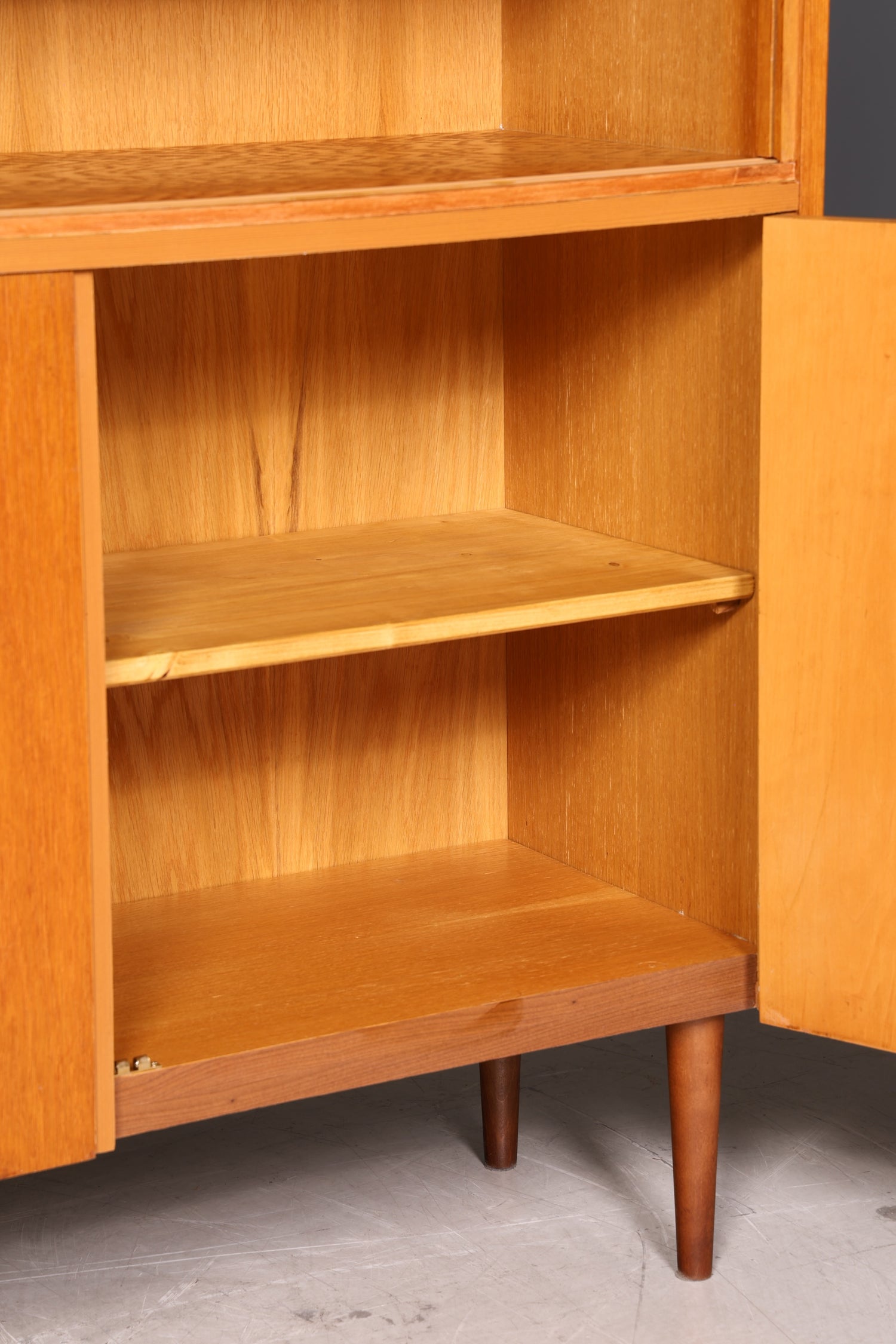 Wunderschöner Mid Century Regal Schrank Vintage Highboard Bücherregal Holz Kommode ohne Gläser