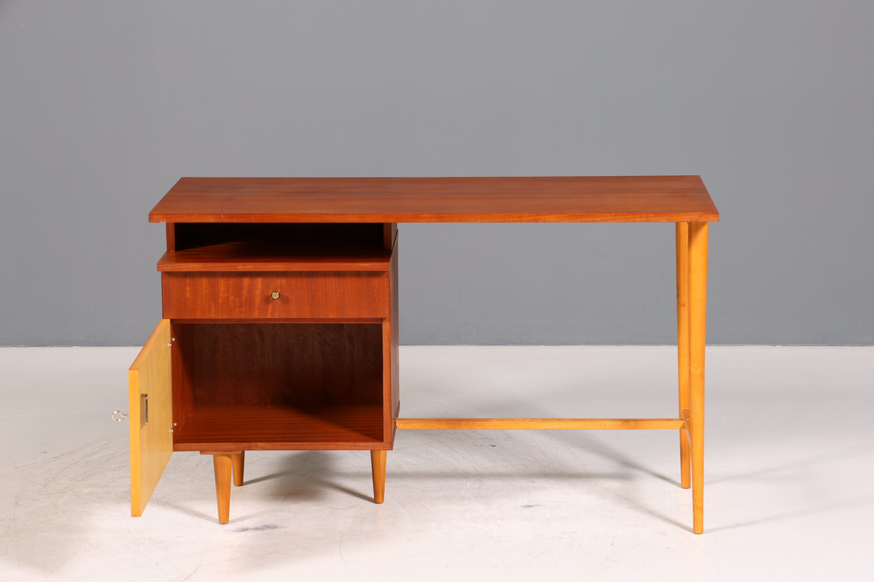 Wunderschöner Mid Century Schreibtisch Danish Design Bürotisch 60er Jahre Office Table