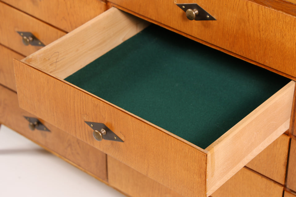 Traumhafte Mid Century Kommode Vintage Bauhaus Apotheker Schrank