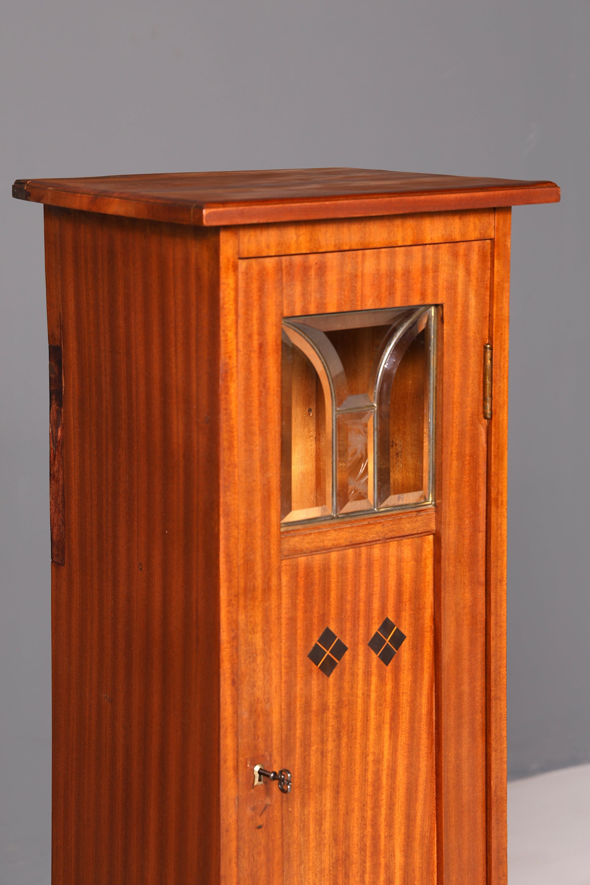 Prachtvolle Jugendstil Vitrine Antiker Bücherschrank Eiche Schrank Glasvitrine Geschirrschrank