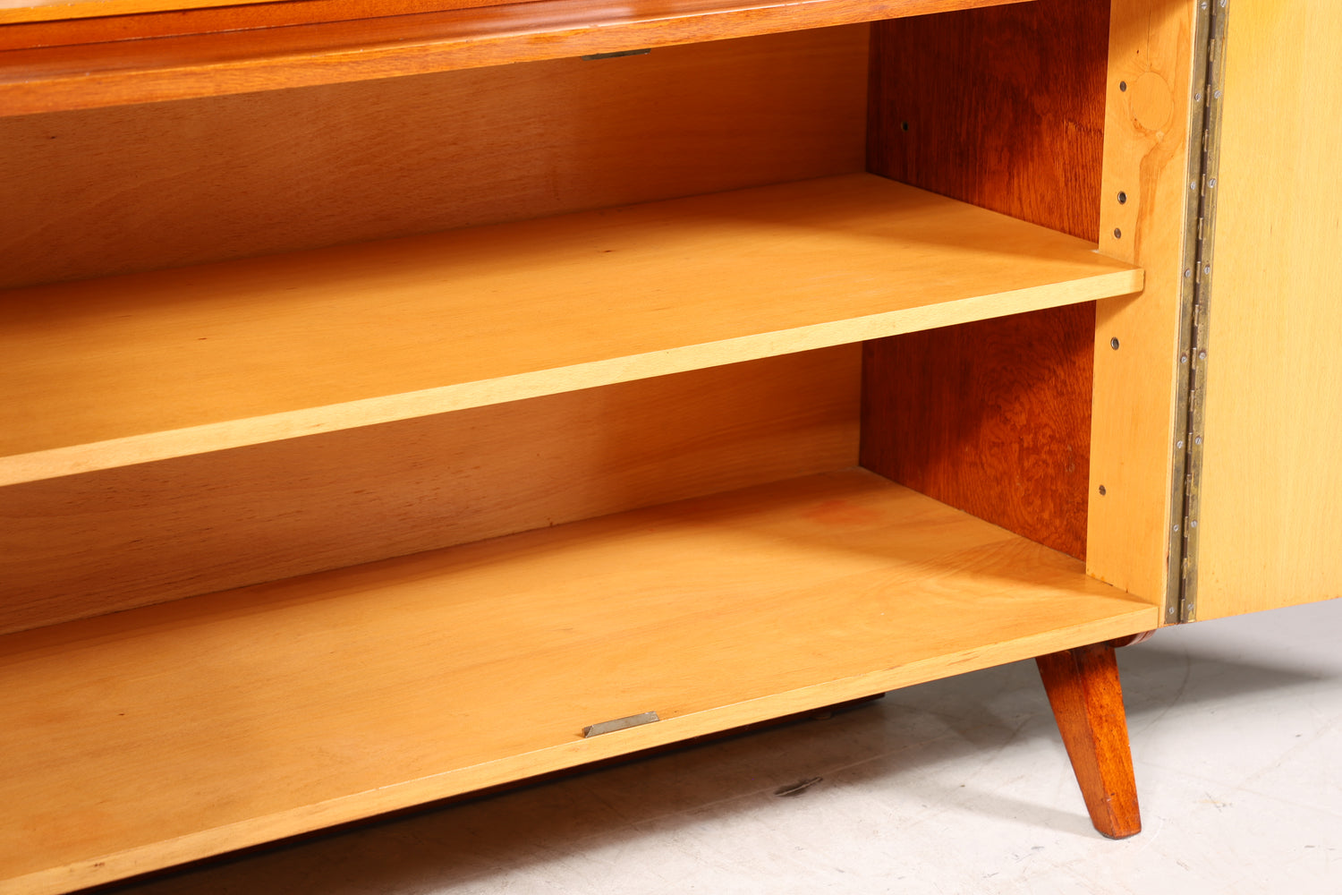 Wunderschöner Mid Century Schrank František Jirák für Tatra Nabytok Buffet Highboard Kommode