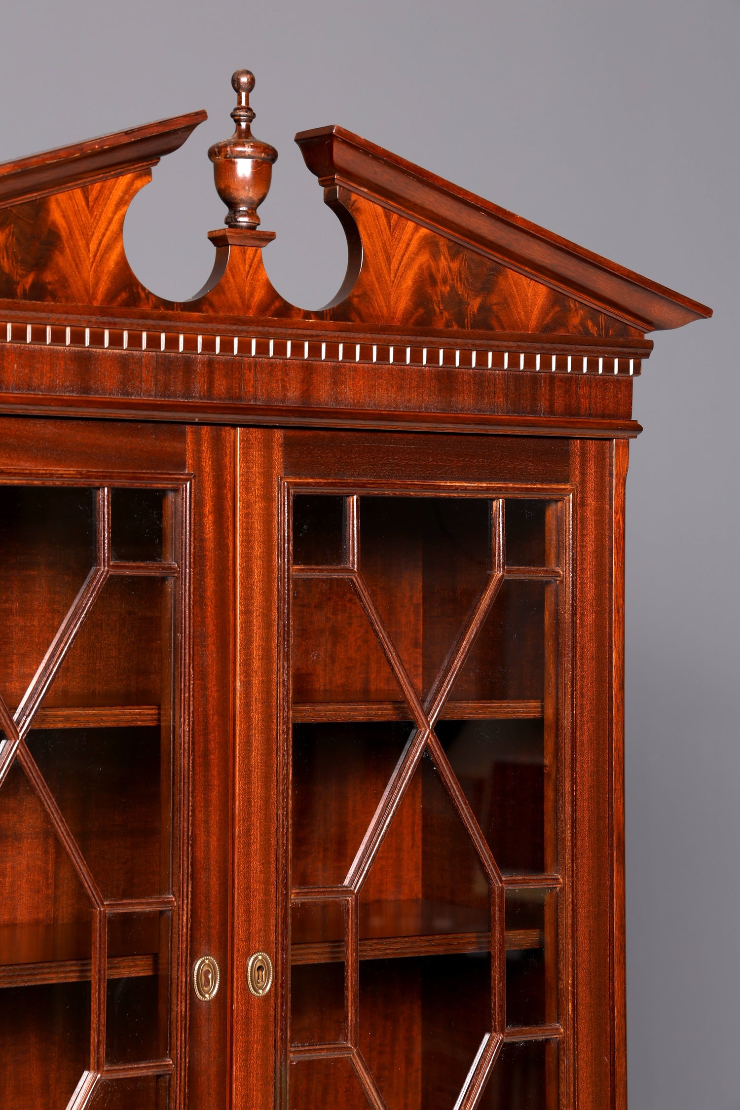 Stilvolle Englische Vitrine Bibliothek Bücherschrank UK Buffet Glasvitrine Schrank