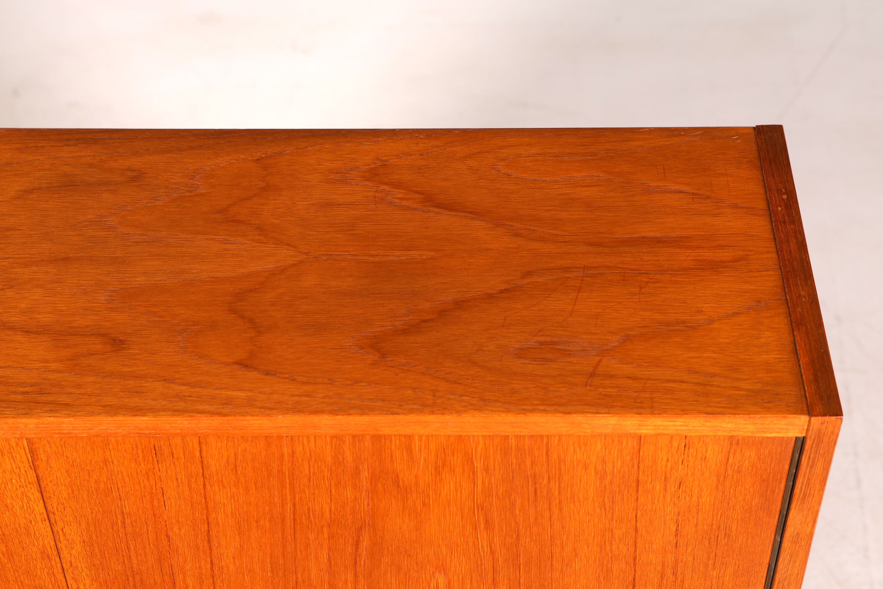 !!! Wunderschöner Hellerau Schrank Mid Century Highboard Vintage Vertiko Nussbaum Kleiderschrank