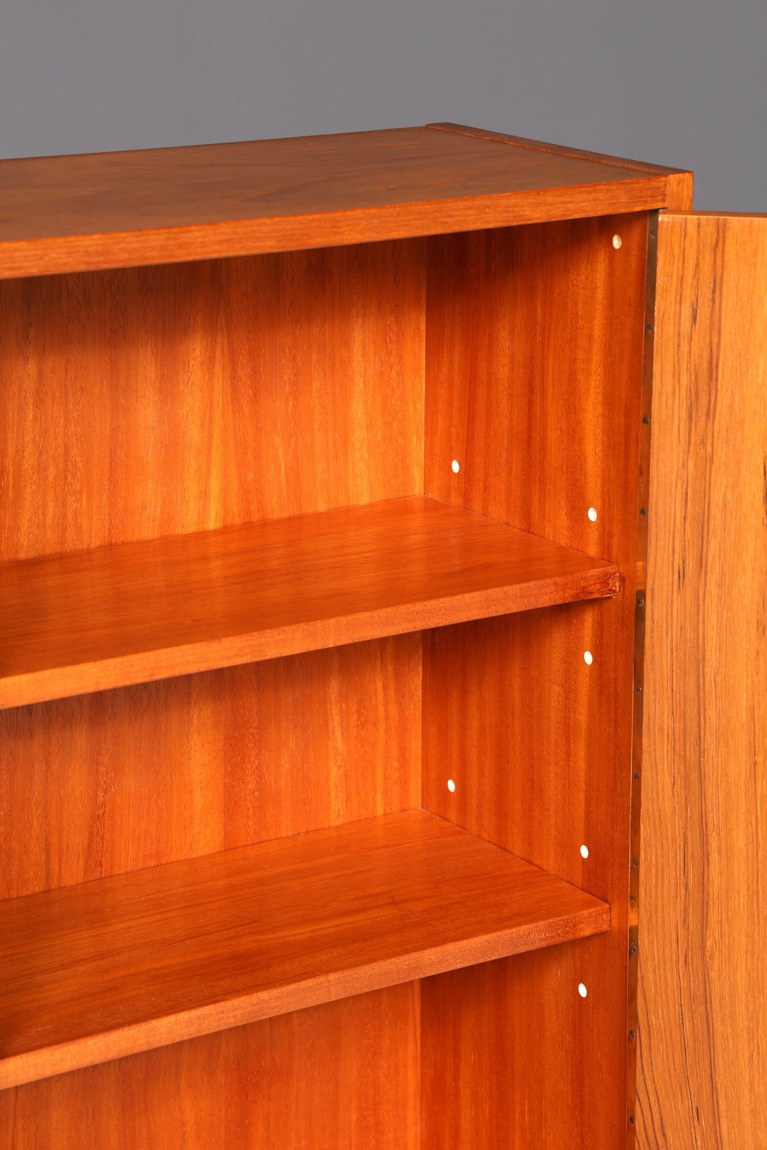 !!! Wunderschöner Hellerau Schrank Mid Century Highboard Vintage Vertiko Nussbaum Kleiderschrank