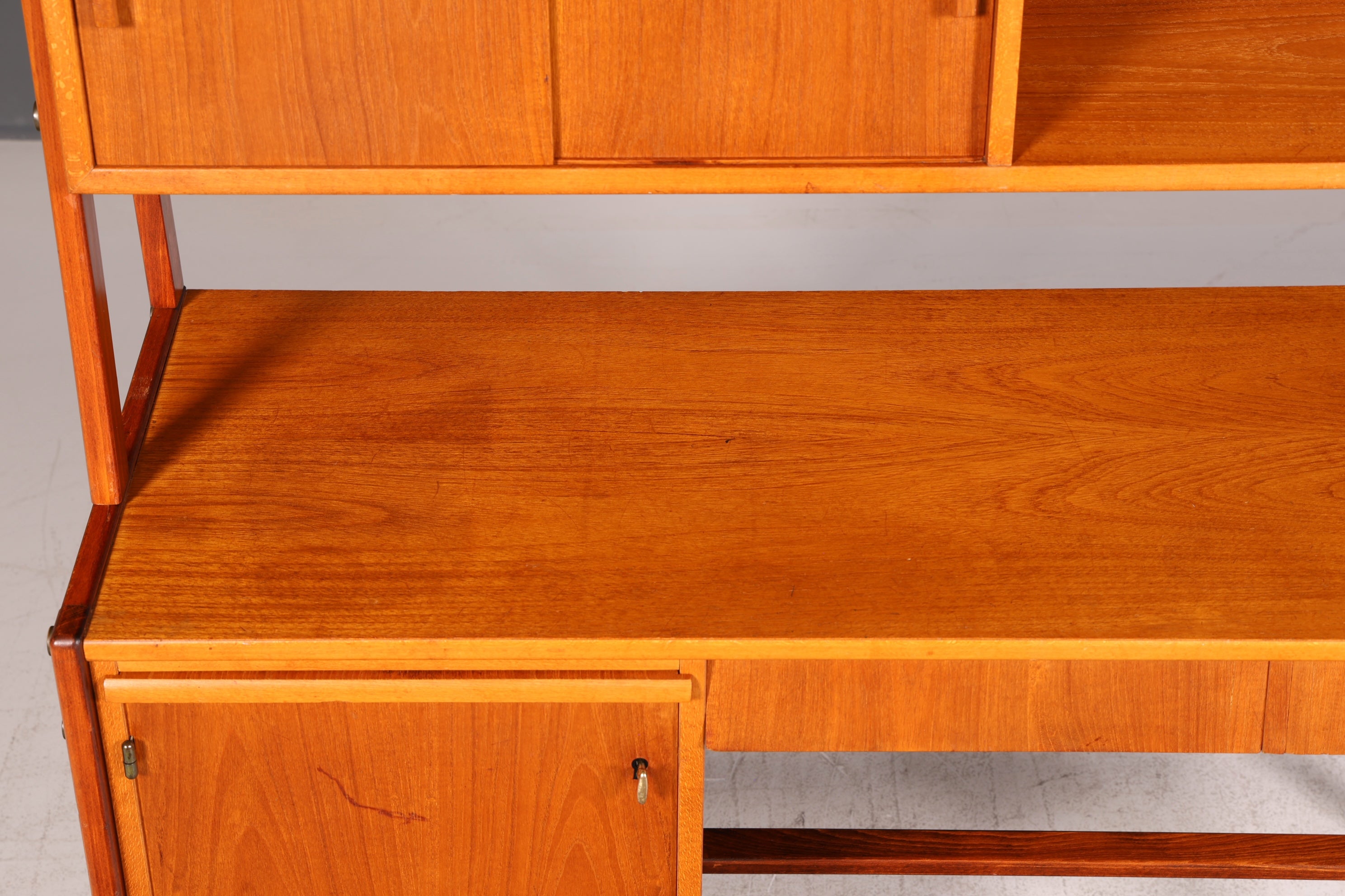 Wunderschöner Mid Century Schreibtisch mit Regalaufsatz Teak Danish Design Bürotisch Vintage 60s