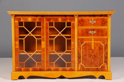 Wunderschönes Englisches Sideboard echt Holz Eibe Vitrine Antik Regal Schrank