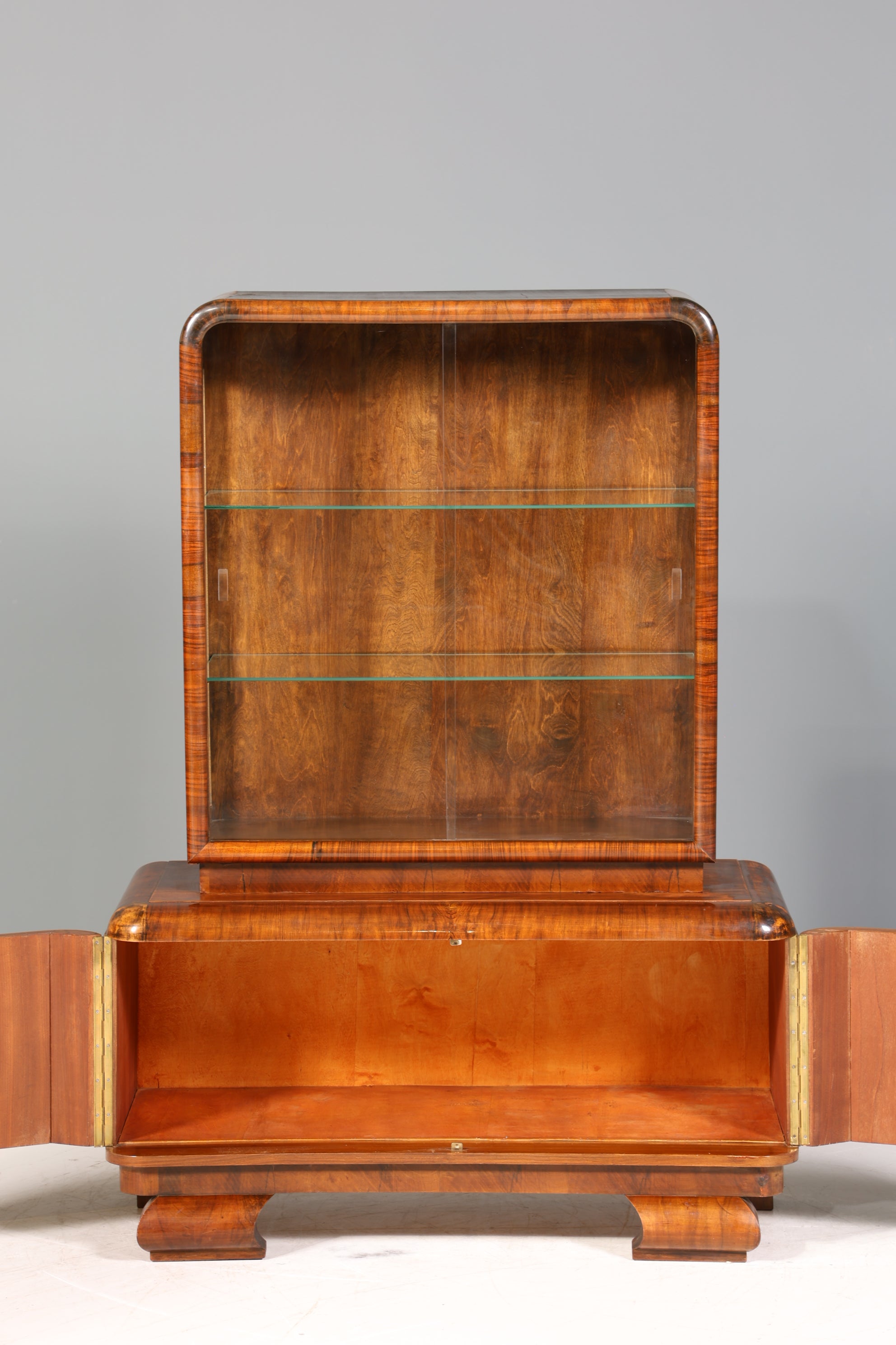 Wunderschöne Art Deco Vitrine Nussbaum Vitrine massiv Holz Antik Schrank Geschirrschrank