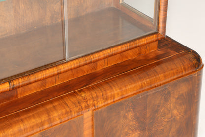 Wunderschöne Art Deco Vitrine Nussbaum Vitrine massiv Holz Antik Schrank Geschirrschrank