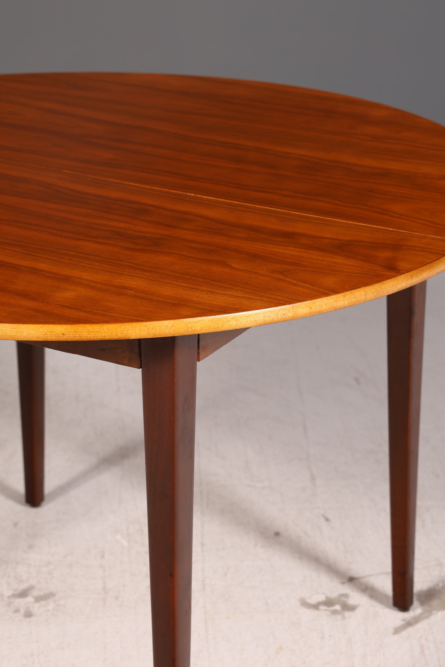 Schlichter Mid Century Esstisch ausziehbar Rund Vintage Tisch Retro Küchentisch 60s