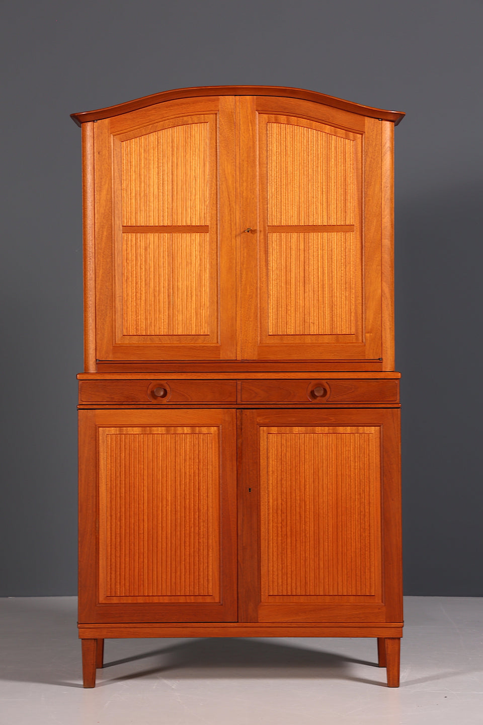 Edler "Carl Malmsten - Herrgården" Schrank Sweden Teak Holz Kleiderschrank Regal