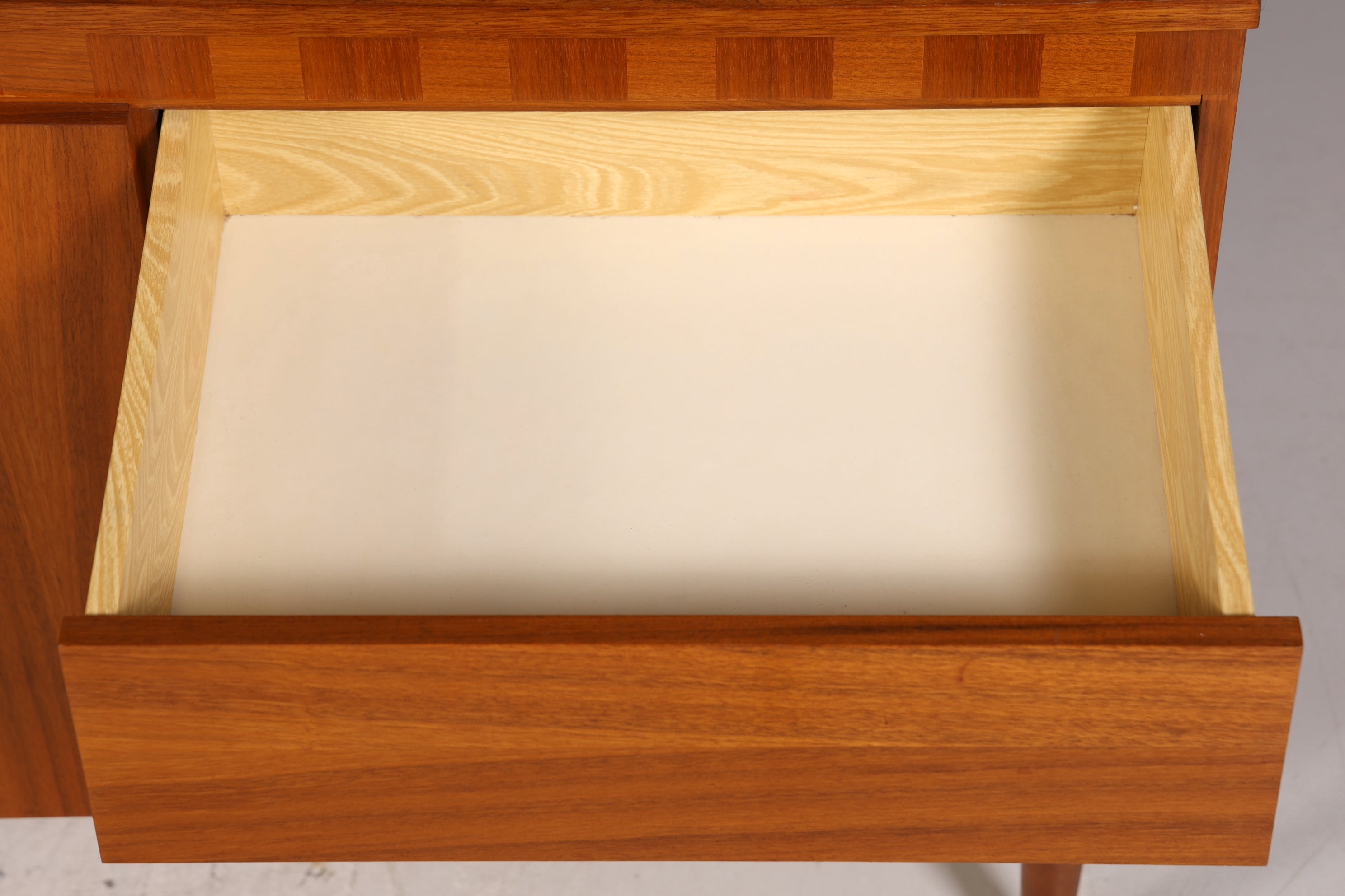 Schlichtes XXL Mid Century Sideboard Vintage TV Kommode 60s Schrank Retro Longboard