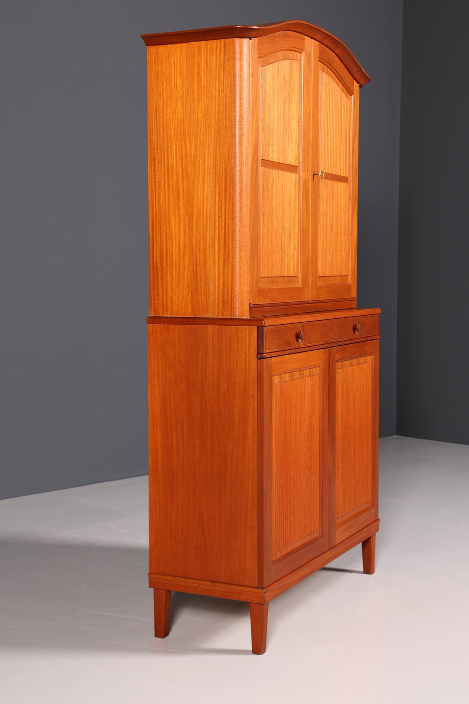 Edler "Carl Malmsten - Herrgården" Schrank Sweden Teak Holz Kleiderschrank Regal