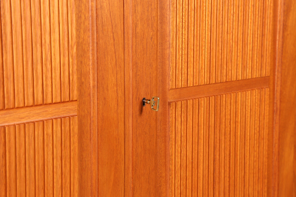 Edler "Carl Malmsten - Herrgården" Schrank Sweden Teak Holz Kleiderschrank Regal