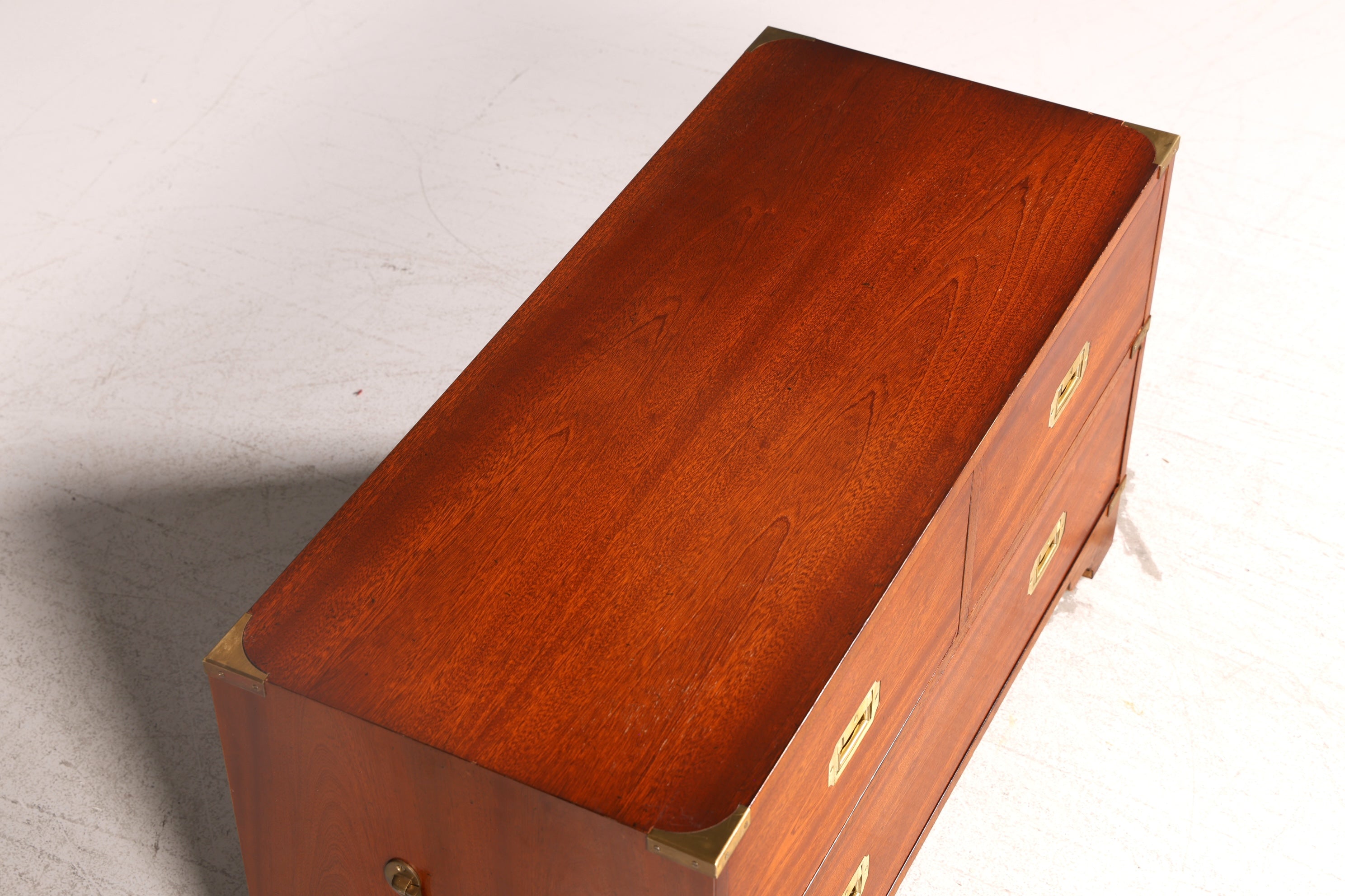 Wunderschöne Maritime Kommode Kemble Englisch Military Chest Schubladenkommode Wäschekommode 1 von 2